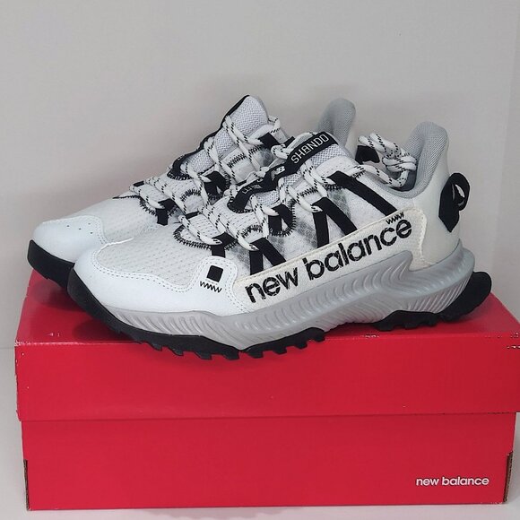 New Balance Trail Running Course En Sentier White Black 9.5 Sneakers Trainers - Picture 1 of 5